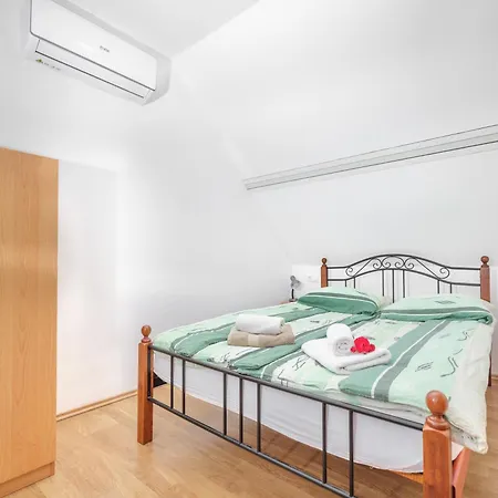 Suster Stari Trg ob Kolpi