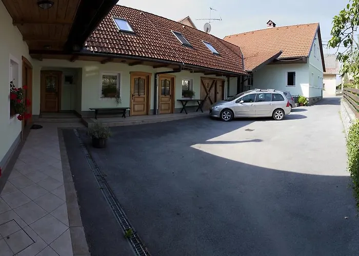 Suster * Stari Trg ob Kolpi